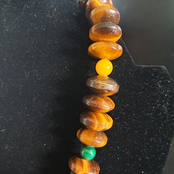 Multicolor Beaded Necklace - Picture 5 of 8
